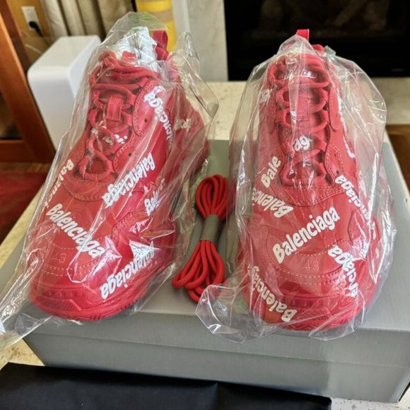 BALENCIAGA TRIPLE S ALLOVER LOGOTYPE 42 (US 9) BRAND NEW IN-BOX! - Picture 12 of 13